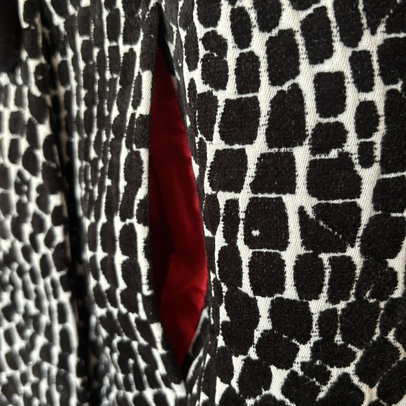 Coat - Picture 6 of 7